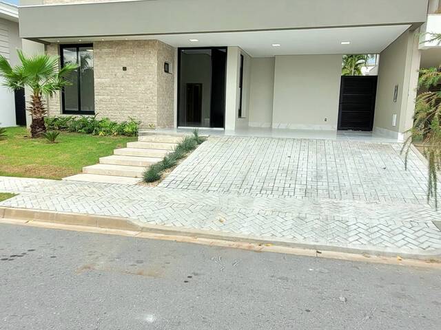 Venda em Condomínio Residencial Vila Jardim - Cuiabá